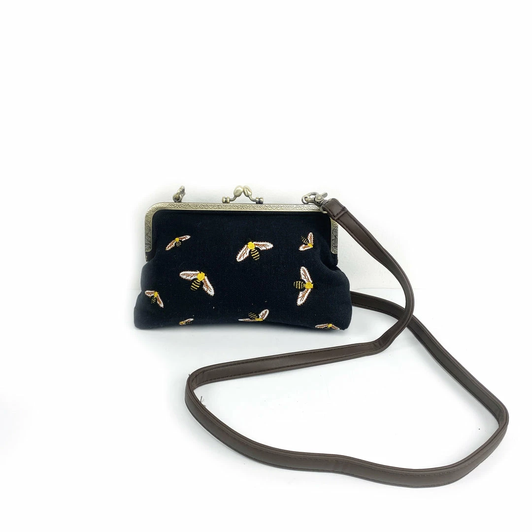 Comeco Inc. Comeco Bag: Kisslock Bees Bags 5 Comeco Inc. Comeco Bag: Kisslock Bees Bags