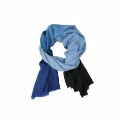 Deivi Scarf: Cashmere Wool, Black Extras