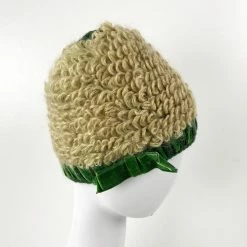 ESSE Purse Museum & Store Hand-Knit Loopy Hat