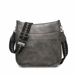 Jen & Co. Bag: Chloe Crossbody