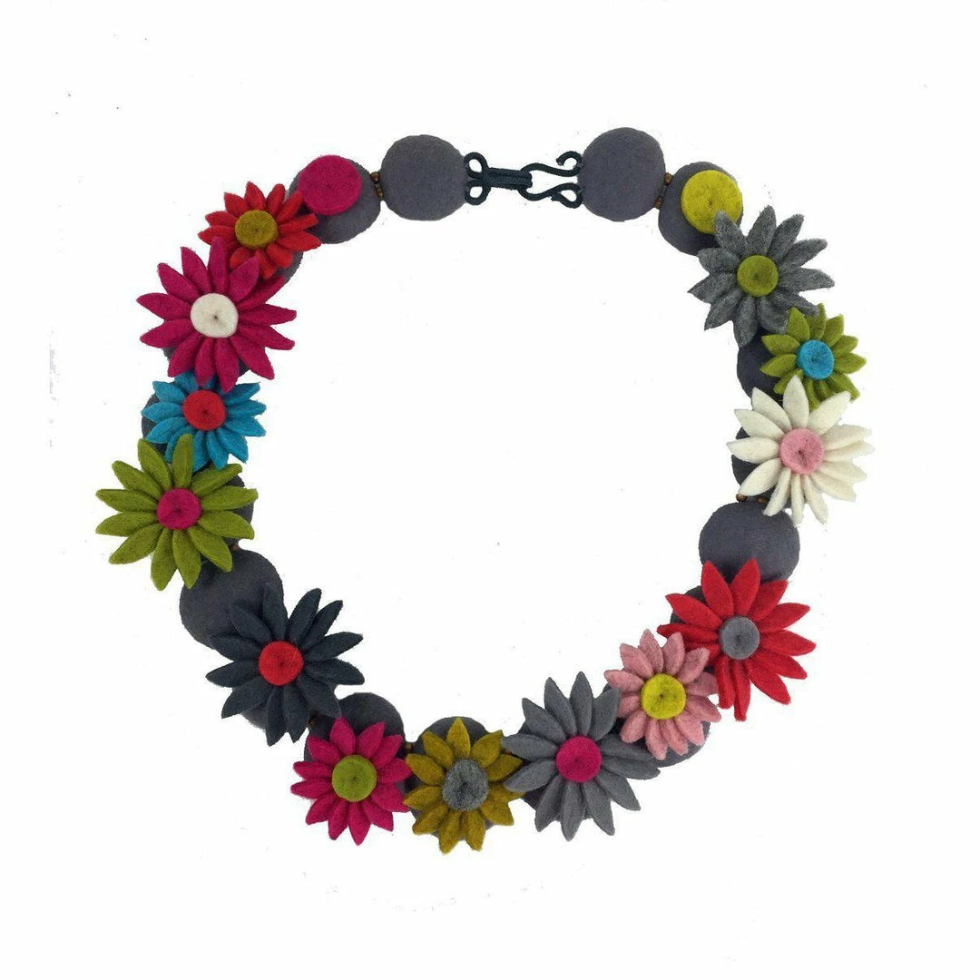 Jewelry Lynsey Walters Retro Daisy Necklace 3 Jewelry Lynsey Walters Retro Daisy Necklace