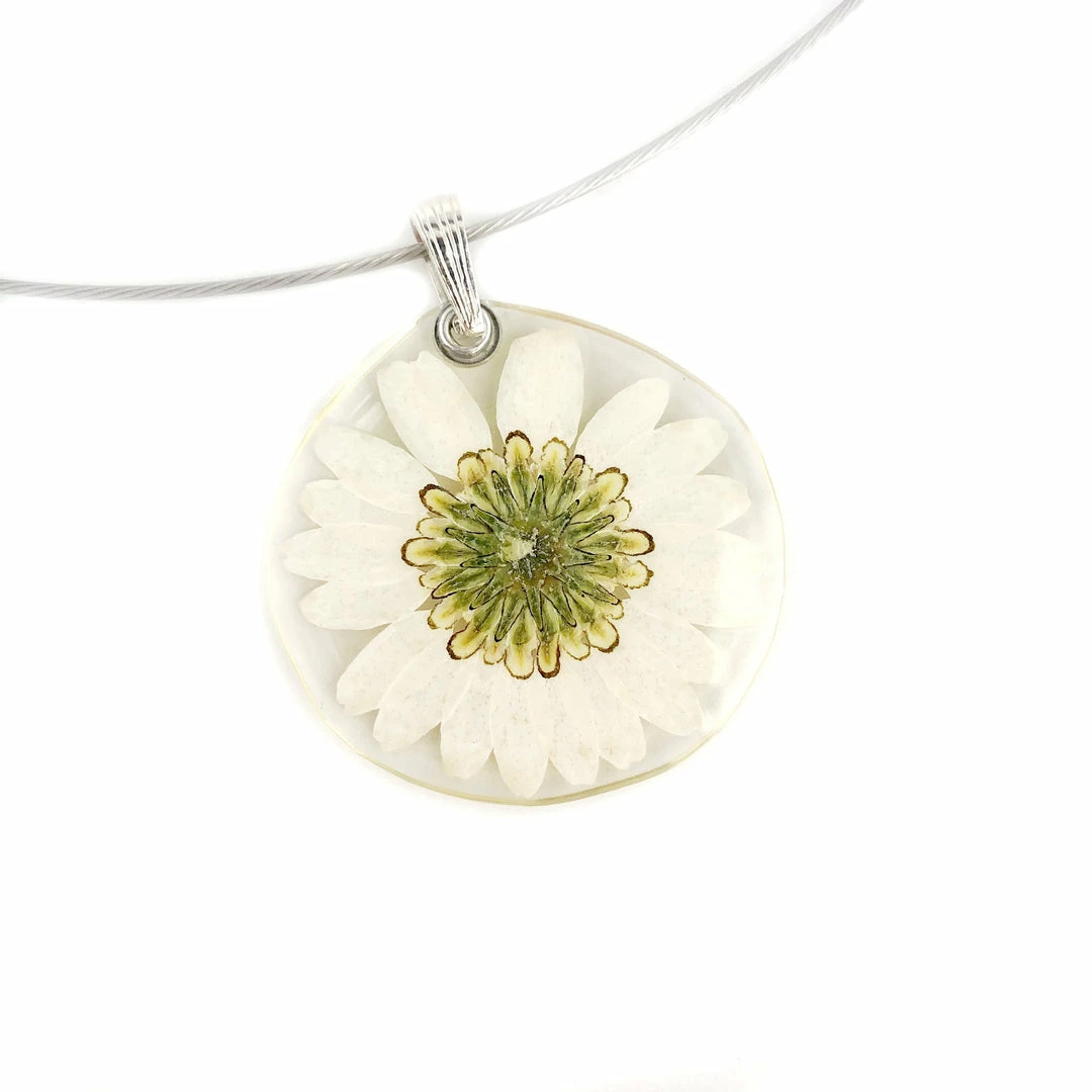Petal Connection Necklace: Flower Pendant Jewelry 8 Petal Connection Necklace: Flower Pendant Jewelry