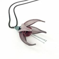 Jewelry Sarah Cavender Necklace: Flower Ornament