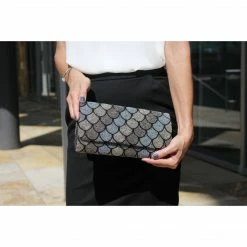 Tiana Clutch: Structured