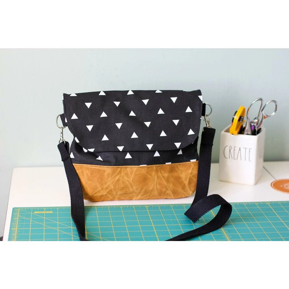 Bags Two Bridges Handmade Bag: Triangles Crossbody 3 Bags Two Bridges Handmade Bag: Triangles Crossbody