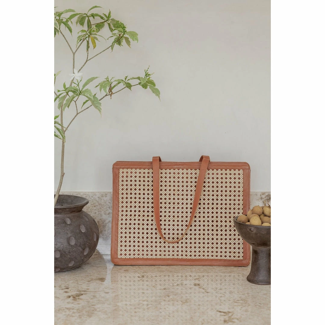 Village Thrive Bag: Raja Leather Laptop Bag 5 Village Thrive Bag: Raja Leather Laptop Bag