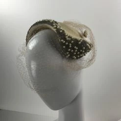 ESSE Purse Museum & Store Vintage Hat: 1950's Beige Straw Headband With Pearls